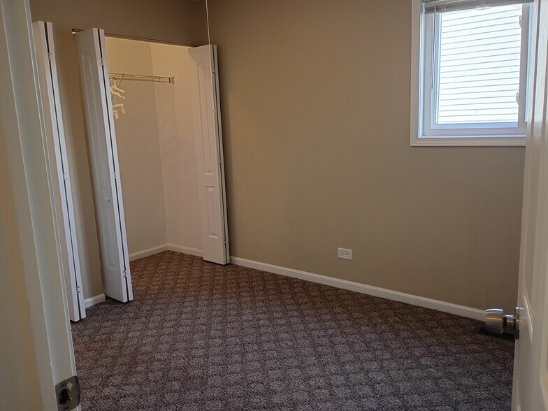 Building Photo - 1818 Whitney Dr