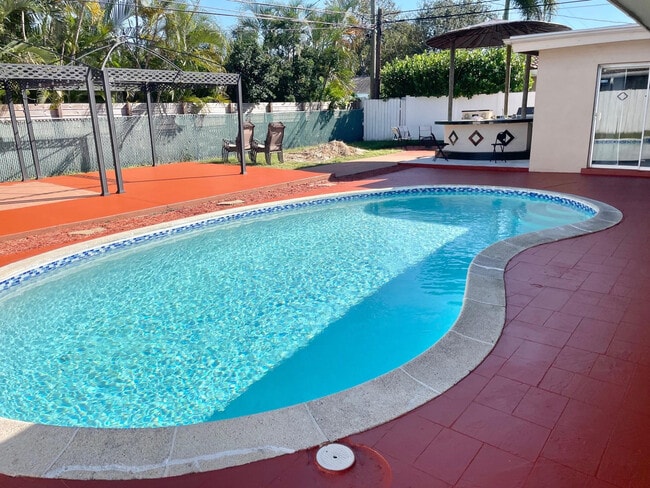 Building Photo - 6210 NE 21st Rd