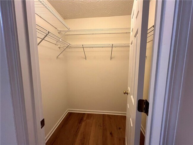 Building Photo - 3780 Crescent Walk Ln NE