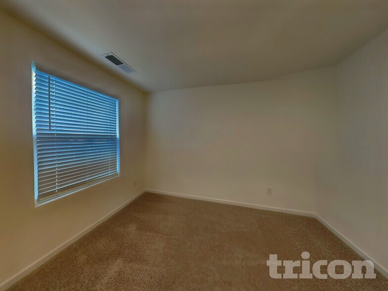 Building Photo - 177 Crabourne Dr