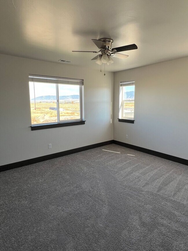 Building Photo - 2021 Windjammer Wy