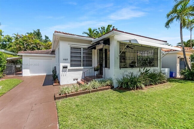 Primary Photo - 1107 El Rado St