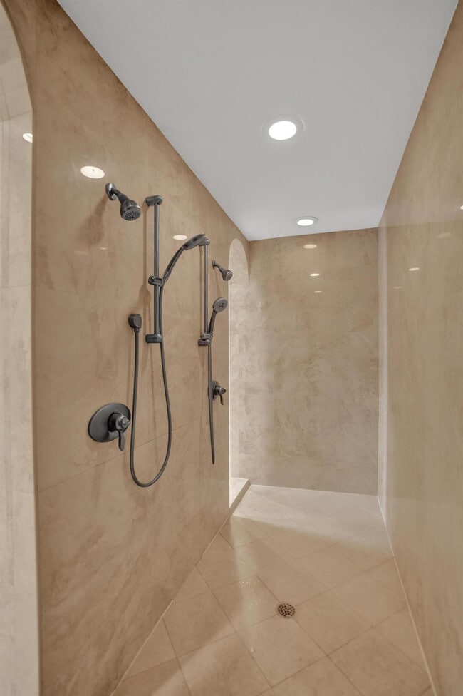 Building Photo - 2425 Fryer Point