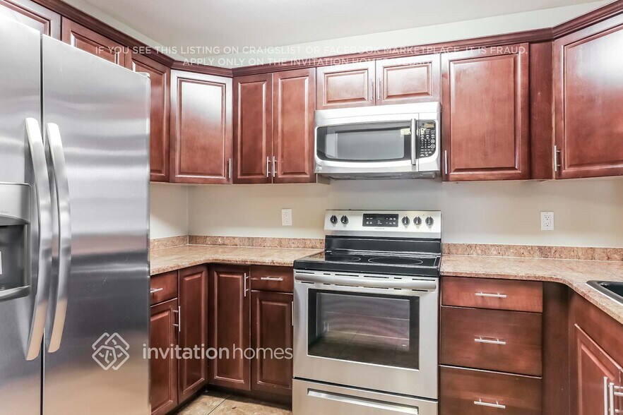 Building Photo - 6713 Riparian Rd