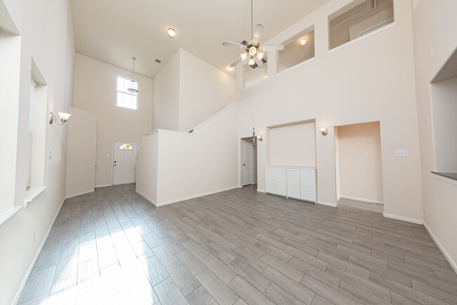 Building Photo - 2812 C St