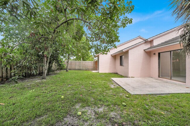Building Photo - 5864 Strawberry Lakes Cir