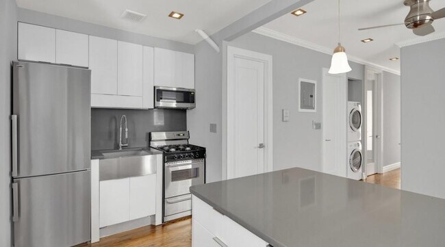 Building Photo - 219 E 23rd St