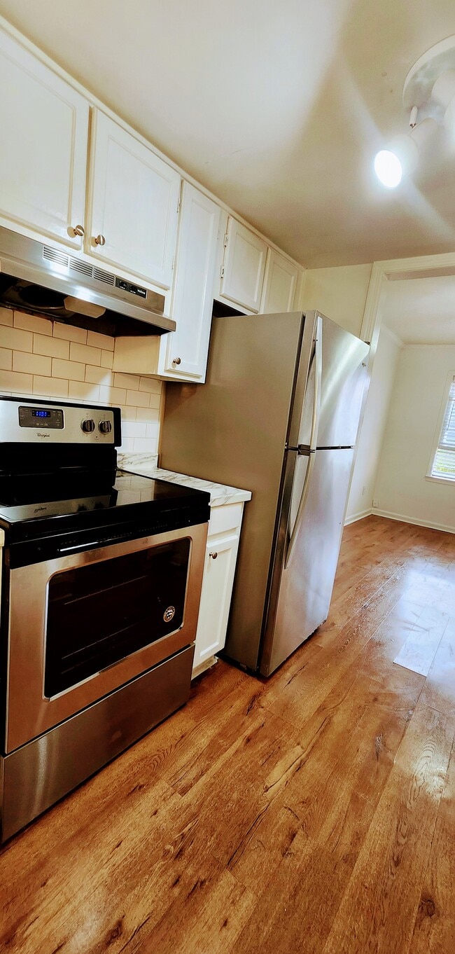 Building Photo - 5595 Executive Way