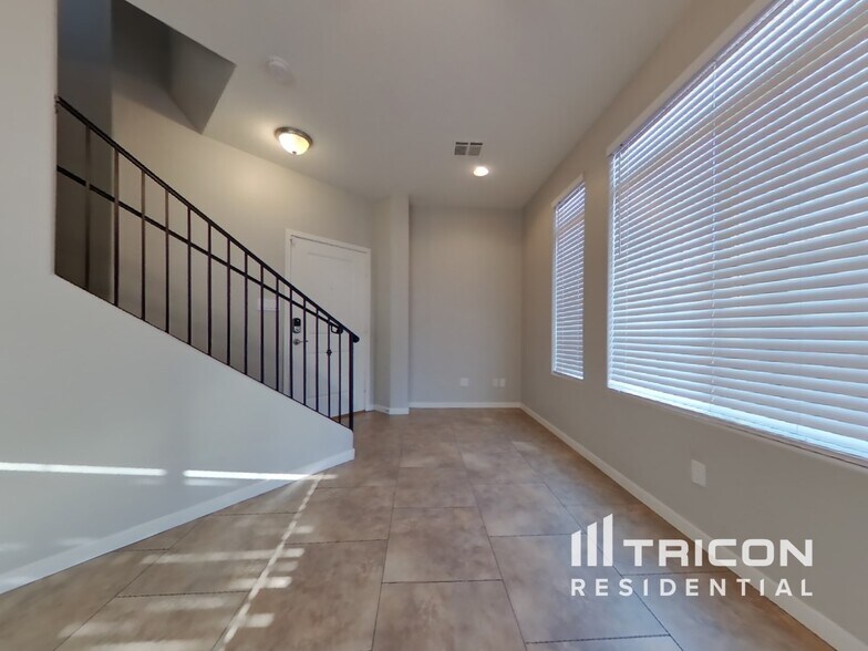 Building Photo - 10321 W Monterosa Ave
