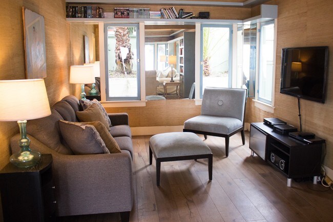 Den with TV - 804 The Strand