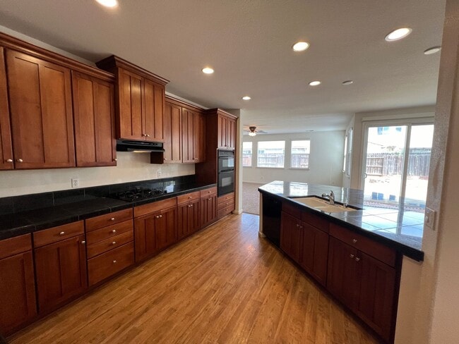 Building Photo - 2553 Acapulco Way