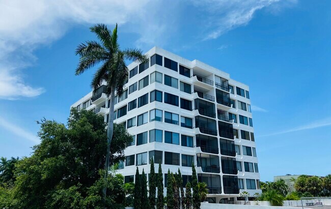 Building Photo - 1500 Presidential Way