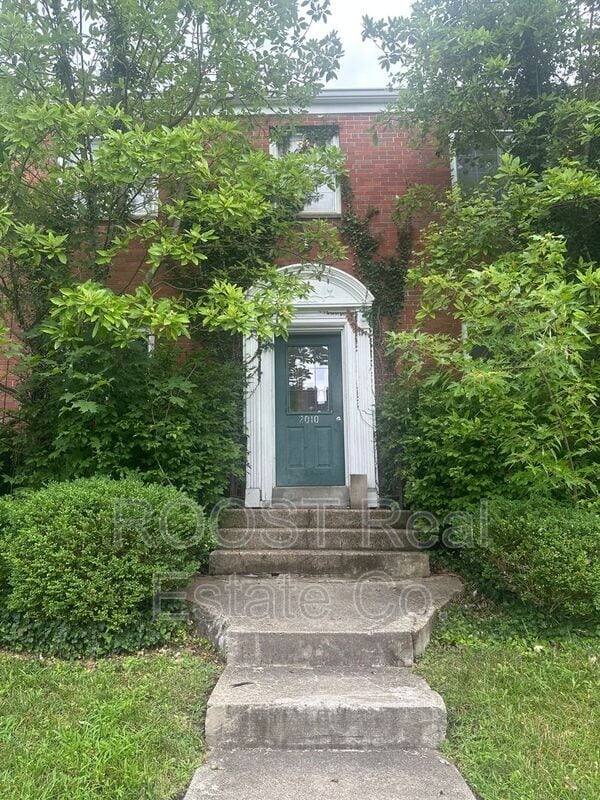 Primary Photo - 2010 Elmwood Ave
