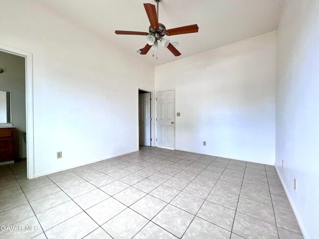 Building Photo - 41380 156th St E