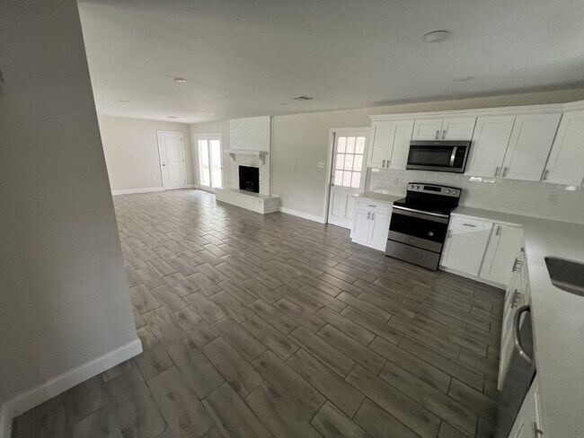 Building Photo - 10444 Browning Dr