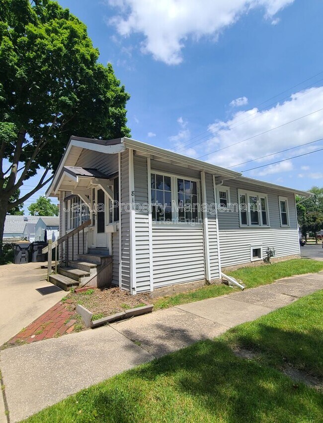 Building Photo - 811 Market St