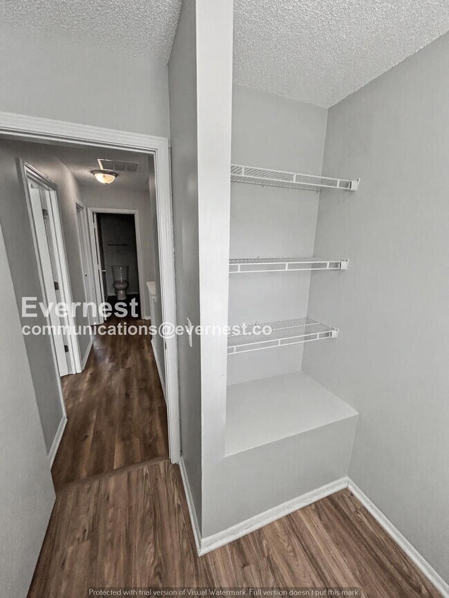 Building Photo - 3 Bed/2.5 Bath Home with Garage / Pet-Friendly / Coming Soon!