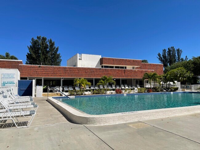 Building Photo - 1225 NW 21st St