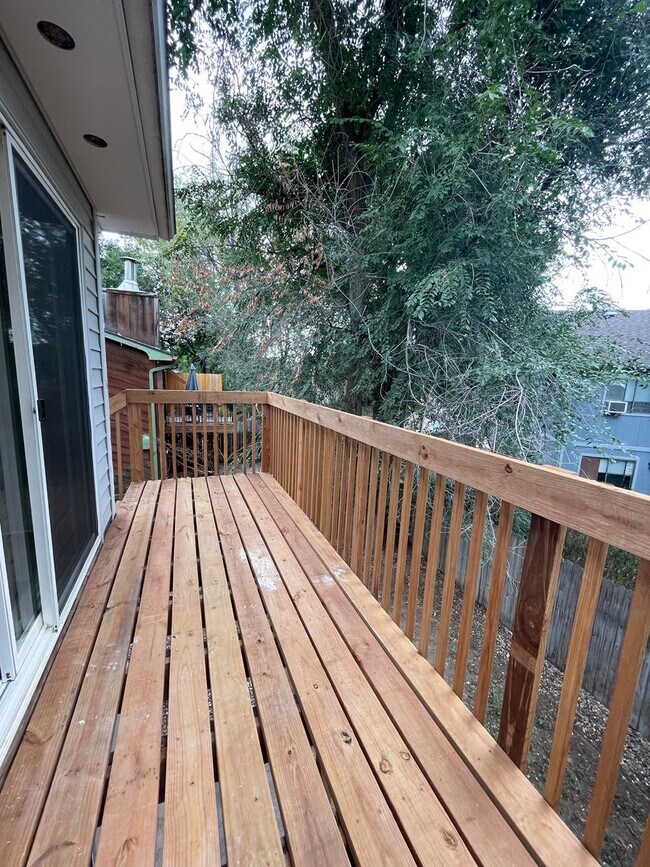 Building Photo - 607-609 Parker St Duplex