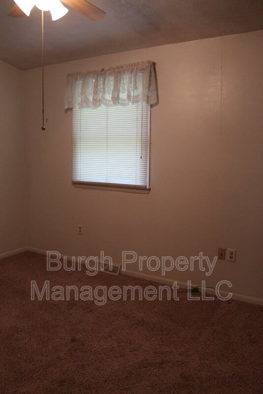 Building Photo - 501 Tyler Dr