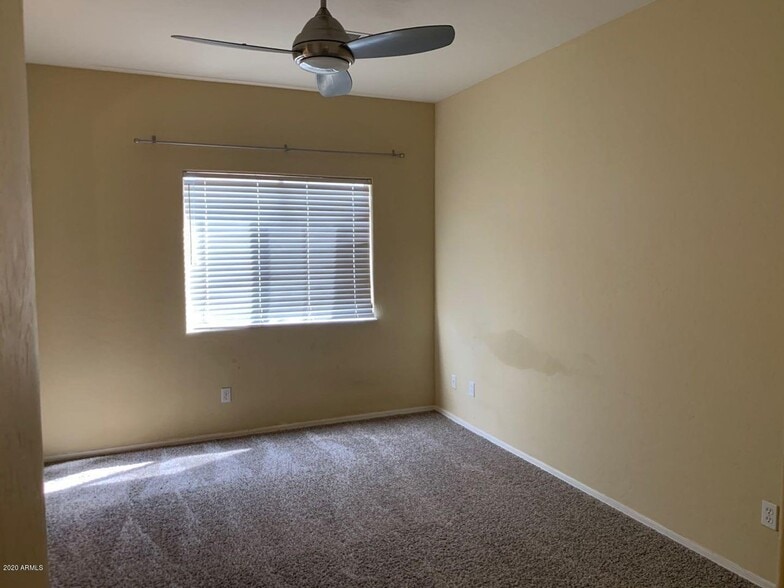 Building Photo - 2027 E University Dr
