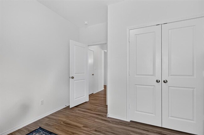 Building Photo - 1301 Blackhaw Ln