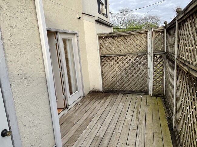 Building Photo - 2629 Blakemore Ave