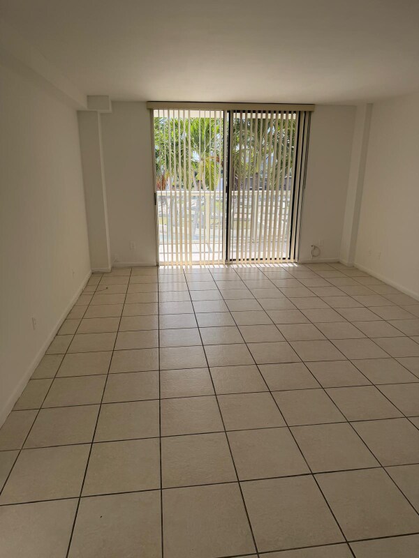 Building Photo - 13499 Biscayne Blvd