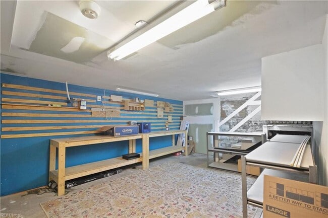 Building Photo - Classic 3 bedroom Home in the heart of Colonial Place