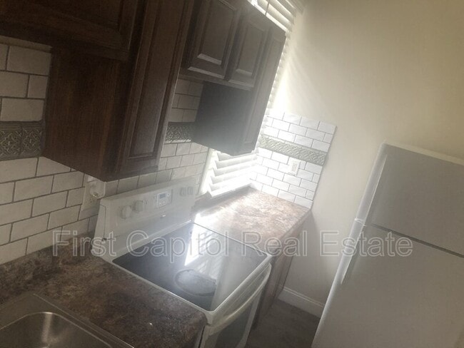 Building Photo - 115 S West St