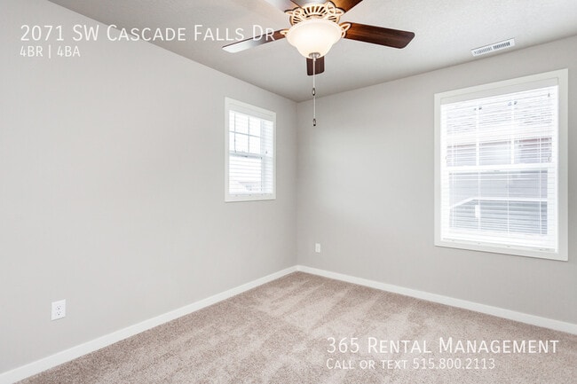 Building Photo - 2071 SW Cascade Falls Dr