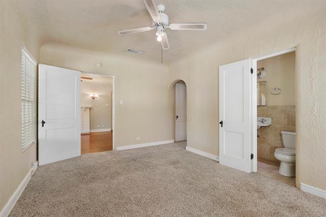 Building Photo - 6025 Lewis St