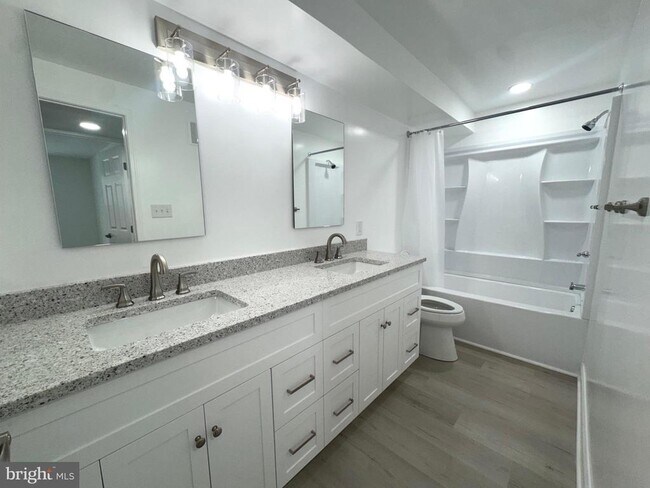 Building Photo - 4420 Groombridge Way