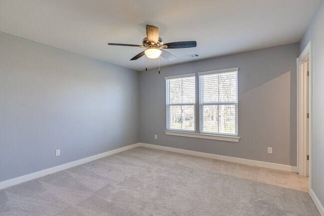 Building Photo - Brentwood Home For Lease