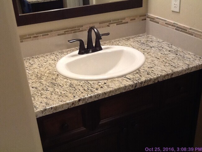 Building Photo - Beautiful home located  in Meridian