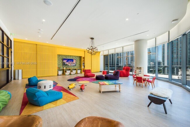 Building Photo - 45 SW 9th St