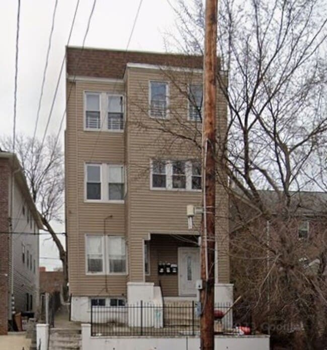 Building Photo - 319 Irvine Turner Blvd