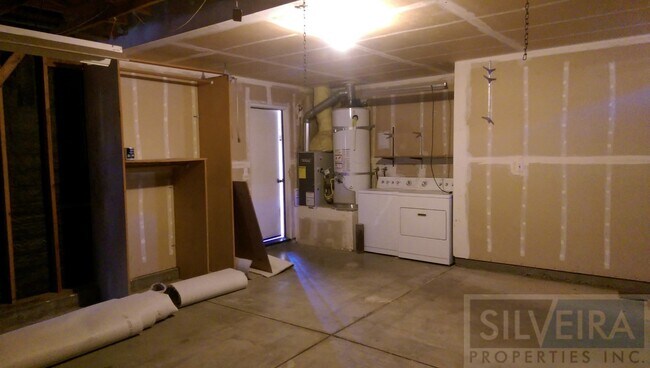 Building Photo - Captivating 3 bed 2 bath home in South Santa Maria.