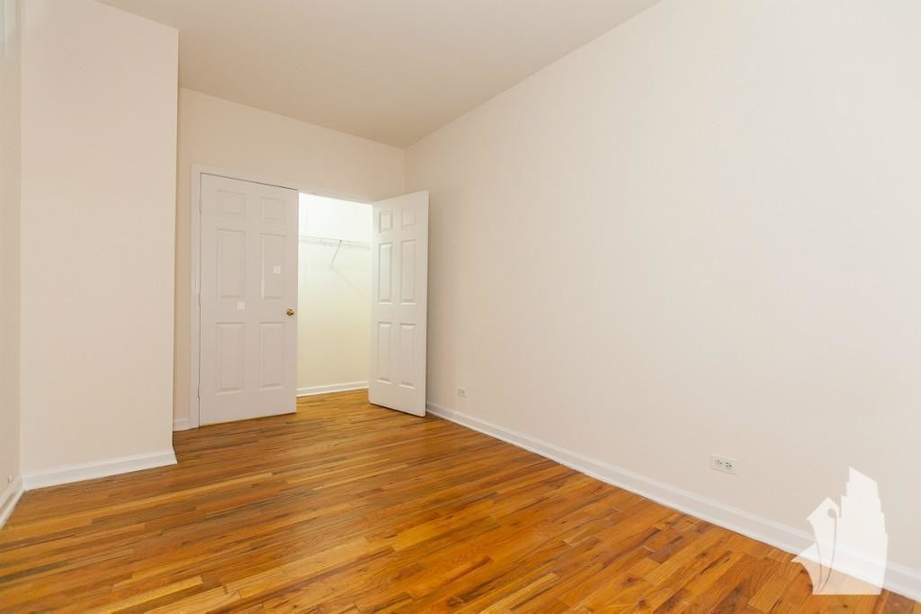 Building Photo - 917 W Dakin St