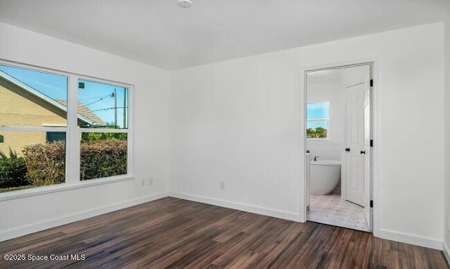 Building Photo - 1837 Ardmore St NE