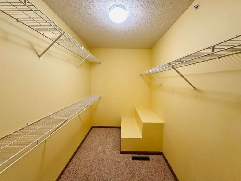 Building Photo - 13207 Bush Ln