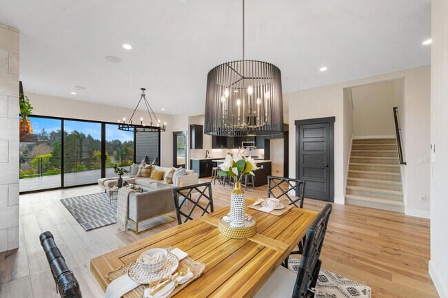 Building Photo - BRAND NEW LUXURY HOME!