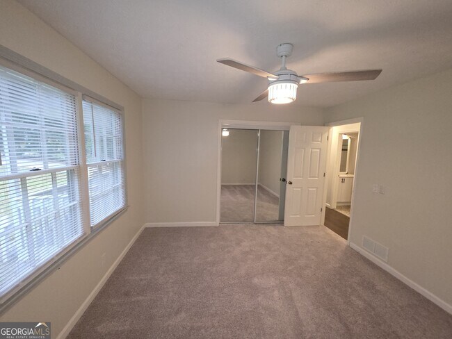 Building Photo - 3973 Woodland Cir SE