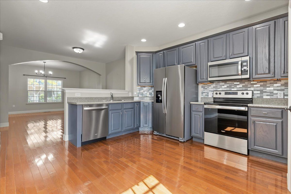 Building Photo - 410 Ashbury Cir