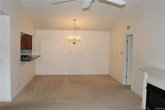 Building Photo - 16695 Carriage Way