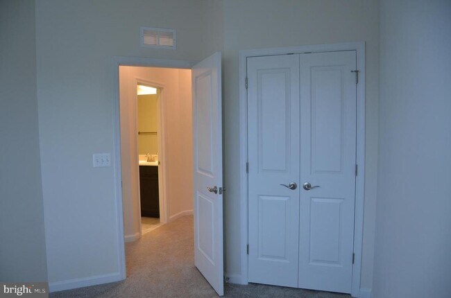 Building Photo - 5609 Tallyn Hunt Pl