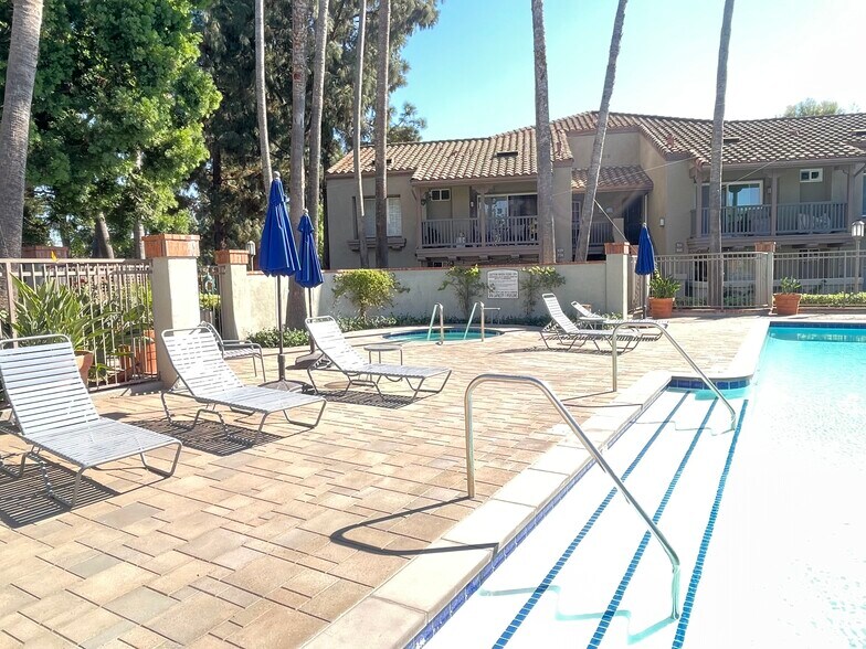 Pool with Jacuzzi - 2800 Keller Dr