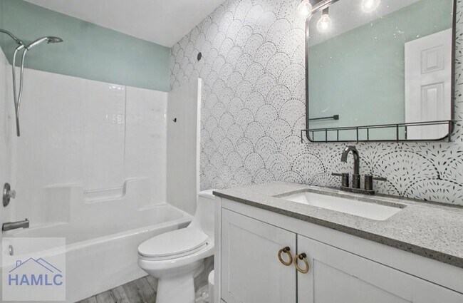 Building Photo - 404 Clairemore Ct