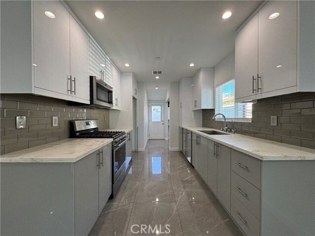 Building Photo - 8633 Bluffdale Dr