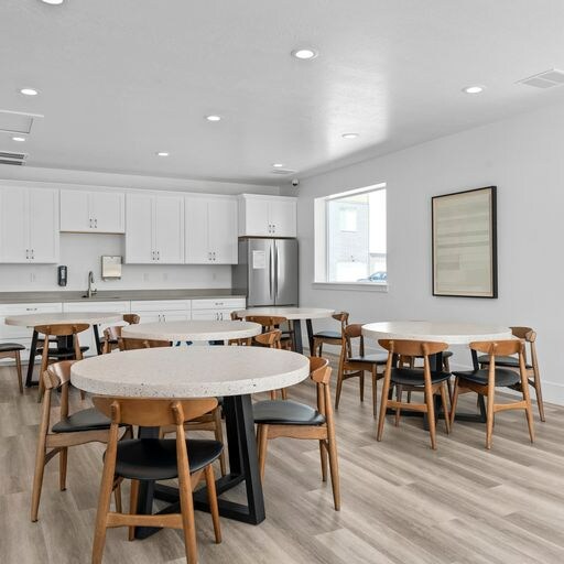 Building Photo - 687 N 380 W